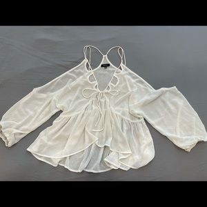 Verty cold-shoulder top